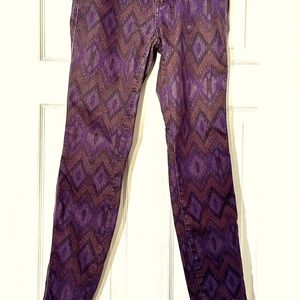 💜 Free people, size 27,regular length,tribal print and super cute!! EUC
